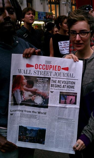 Mişcarea Occupy Wall Street are ziar. Vezi ce laureat al Premiului Pulitzer a scris editorialul primului număr