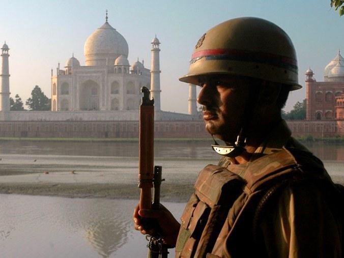 Taj Mahal s-ar putea prăbuşi în cinci ani