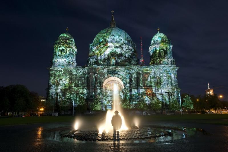 12 octombrie 2011. Imaginile zilei 1949423