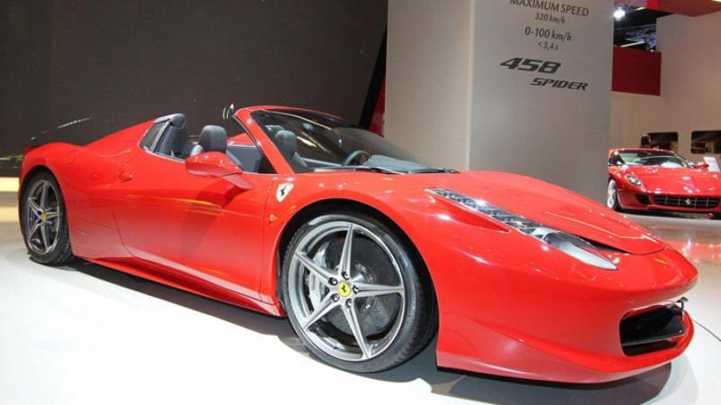 Licitaţie specială cu prilejul lansării lui Ferrari 458 Spider