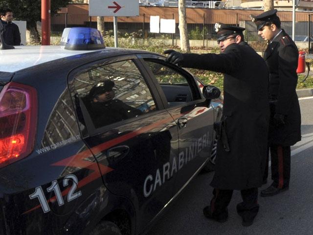 Trei români prinşi la furat de cupru în Italia