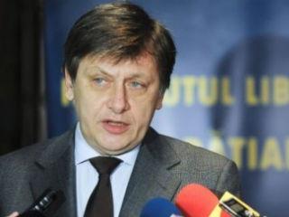 Liderul PNL, Crin Antonescu îi desfiinţează pe Pleşu şi Liiceanu: “Nişte laşi care tac mâlc la mitocăniile lui Băsescu”