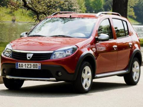 Probleme la Dacia Logan şi Sandero: Mii de maşini rechemate în service