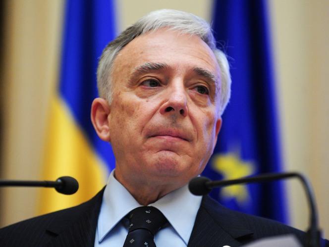 Isărescu: Anul 2012 şi următorii nu vor mai semăna cu anii 2009-2011. România trebuie să forţeze ieşirea din criză