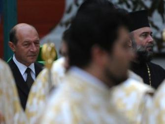 Băsescu, la canonizarea Mitropolitului Şaguna: Nu pierd prilejul de a mă închina în faţa sfintelor feţe bisericeşti