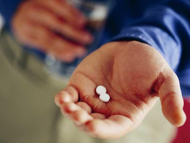 Aspirina se luptă cu cancerul de colon. Specialiştii urmează să determine doza de aspirină şi durata tratamentului