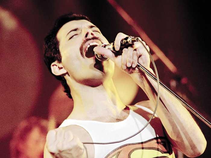 Freddie Mercury urmează să apară pe un nou album Queen, cu piese inedite, înregistrate înainte de moartea sa