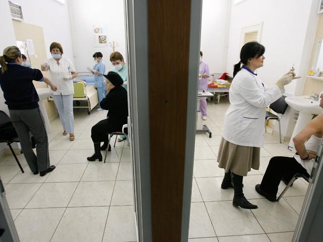 Gripa nu a ajuns încă în România. Ministerul Sănătăţii pregăteşte un milion de doze de vaccin