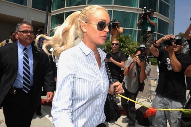 Lindsay Lohan a scăpat de închisoare din cauza aglomeraţiei din puşcăriile americane