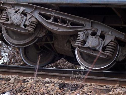 Accident feroviar pe ruta Bucureşti -Timişoara: Vagonul unui tren de marfă a deraiat