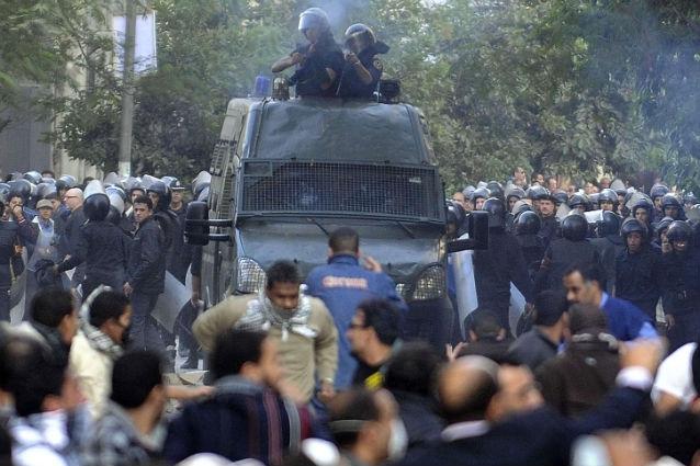 Confruntări violente în Egipt: cel puţin doi morţi şi sute de răniţi