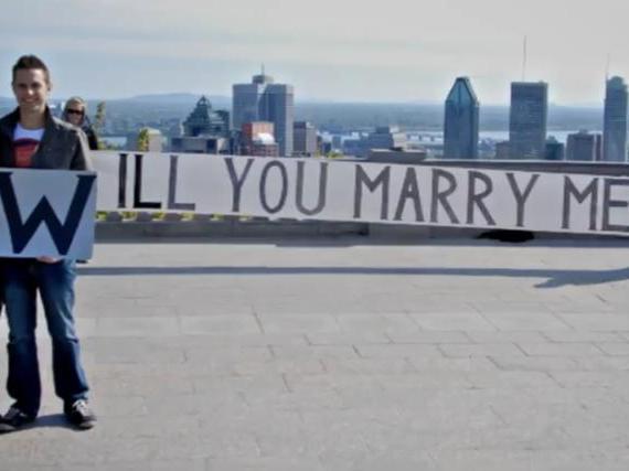 Literele iubirii: A planificat timp de şase ani cea mai frumoasă cerere în căsătorie (VIDEO)