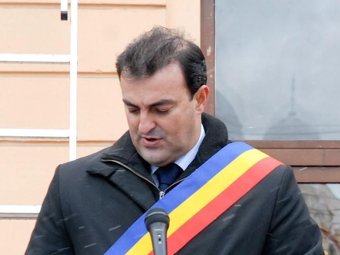 Primarul Sorin Apostu, în boxa acuzaţilor. Înalta Curte decide astăzi dacă edilul va fi eliberat