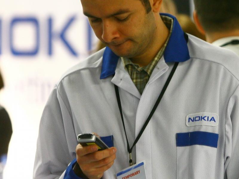 Nokia Siemens Networks desfiinţează 17.000 locuri de muncă