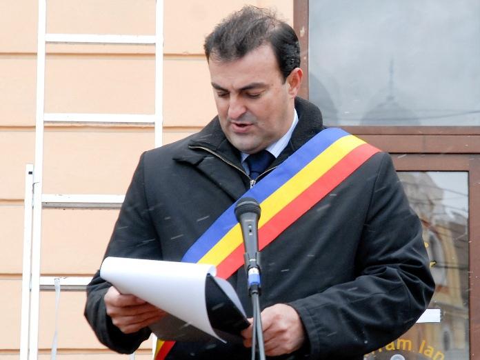 Sorin Apostu, suspendat din funcţia de primar al Clujului