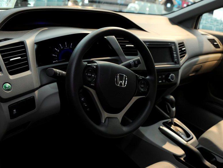Honda recheamă peste 300.000 de maşini din cauza unor probleme la sistemul de airbag