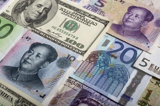 Bogaţii Europei vând euro şi cumpără dolari sau yeni