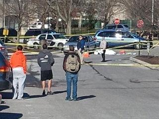 Virginia Tech trăieşte un nou coşmar: un poliţist şi un civil ucişi în campusul în care 33 de oameni au fost masacraţi în 2007