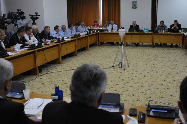 Bugetul de stat pentru 2012 a fost aprobat de comisiile parlamentare