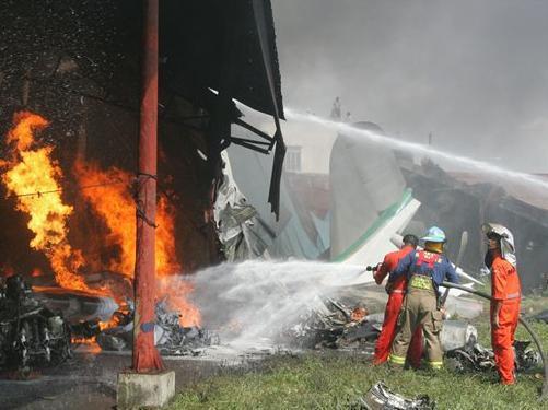 Incident aviatic în Filipine: 11 persoane au murit după ce un avion s-a prăbuşit peste o şcoală