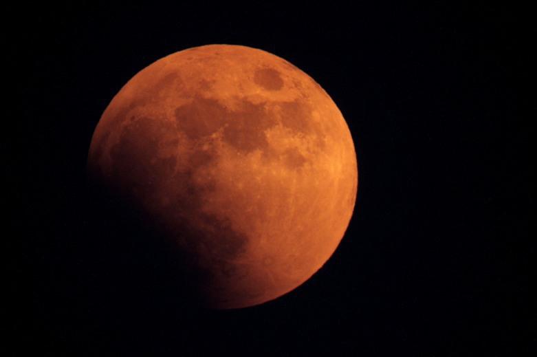 Ultima ECLIPSĂ totală de Lună din acest an. LIVE, de la Seikei Meteorological Observatory din Tokyo, Japonia
