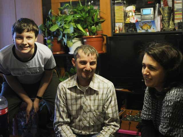 Adrian Sobaru:"Sunt un părinte special prin copilul meu!”. Cum este viaţa bărbatului care s-a aruncat de la balconul Parlamentului strigând "Libertate" 3798518