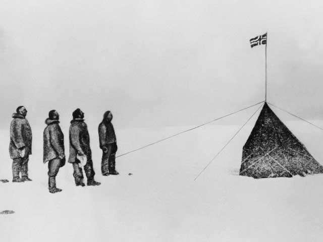 Acum 100 de ani: Roald Amundsen a cucerit Polul Sud. Azi, doi români merg pe urmele lui