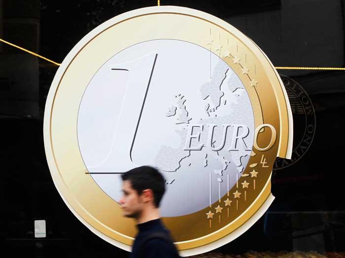 Salvarea euro începe să se ducă pe copcă. Mai mulţi lideri europeni contestă acordul de la summit