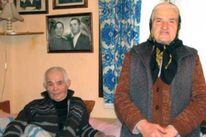 Tatăl lui Emil Boc a suferit o comoţie cerebrală. Premierul se află la Cluj-Napoca