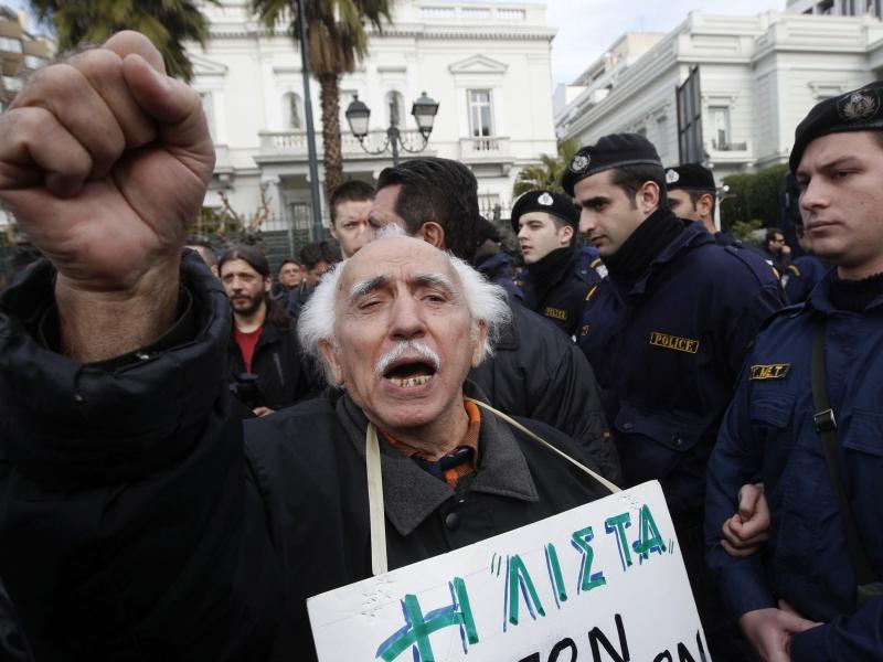 Grecia a urcat de pe ultimul loc pe primul la rata sinuciderilor din Europa