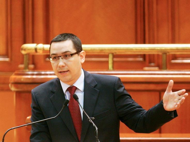 Ponta: Dacă Boc venea şi comasa Paştele cu Crăciunul, aceste oi parlamentare ar fi fost de acord