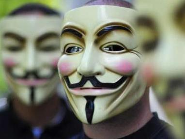 Hackerii “Anonymous” au piratat agenţia de analiză Stratfor