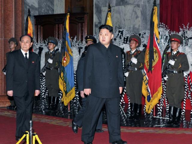 Întâlnire istorică la Phenian: O delegaţie sud-coreeană s-a întâlnit cu noul lider nord-coreean Kim Jong-Un