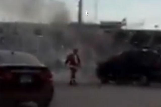 Două persoane implicate într-un accident rutier, salvate de Moş Crăciun (VIDEO)