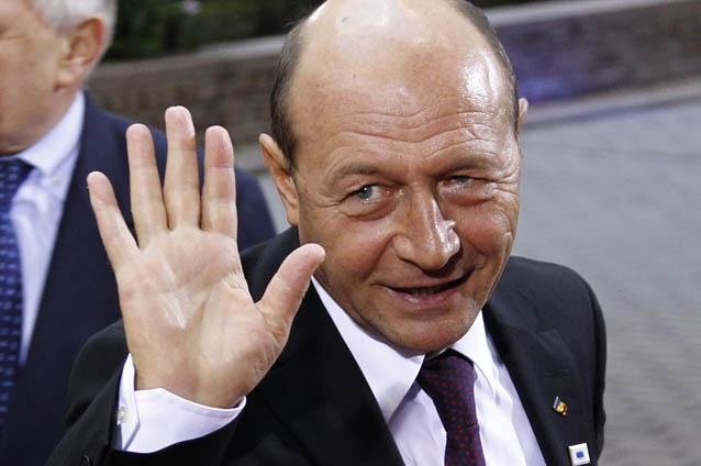 Spitalul Militar: Traian Băsescu e "apt" medical pentru îndeplinirea atribuţiilor de serviciu