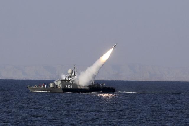 Demonstraţie de forţă în faţa Occidentului: Iranul a testat cu succes super-racheta "Ghader" (VIDEO)
