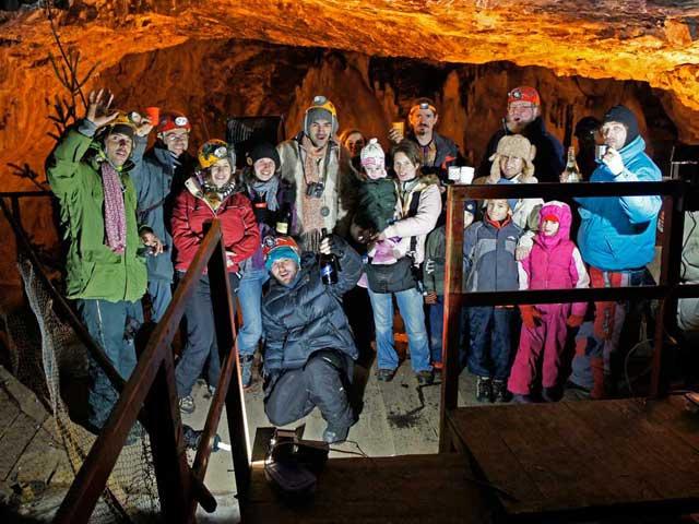 Speologii au petrecut Revelionul în peşteră