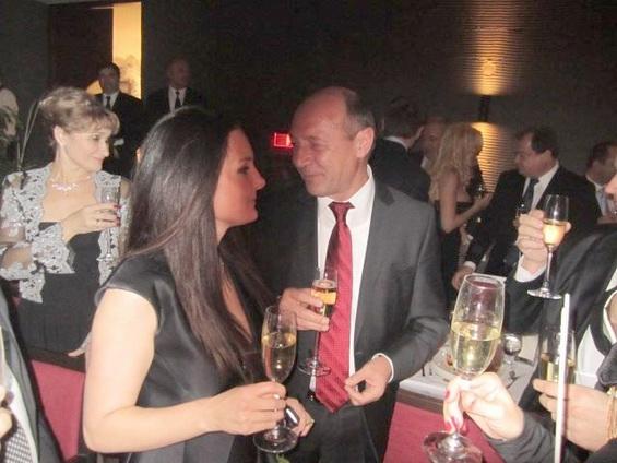 Cum a petrecut Băsescu de Revelion (FOTO EXCLUSIV)
