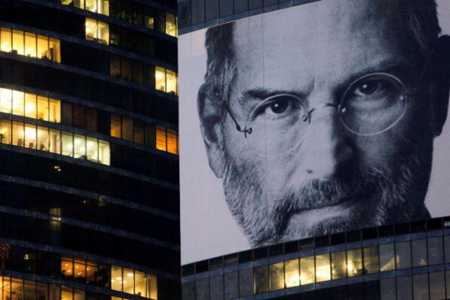 Steve Jobs, personaj de acţiune. Când va fi lansată şi cât costă păpuşa realizată după cofondatorul Apple (FOTO)