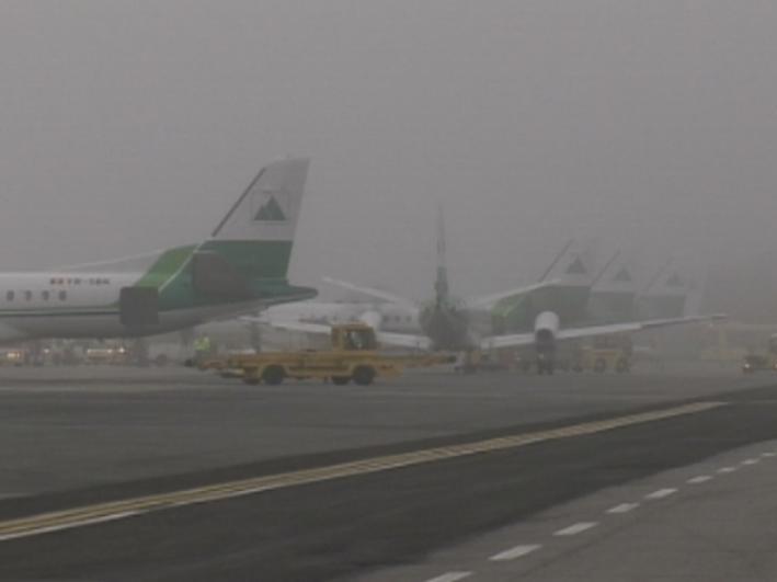 Trei aeronave au aterizat pe Aeroportul Băneasa, din cauza ceţii de pe Otopeni
