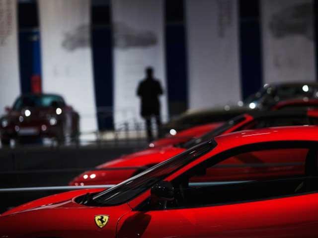 Evaziunea la ea acasă: italieni cu Ferrari, Lamborghini şi venituri de doar 20.000 de euro pe an
