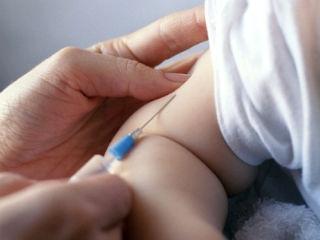 Ministerul Sănătăţii a sistat vaccinarea antigripală