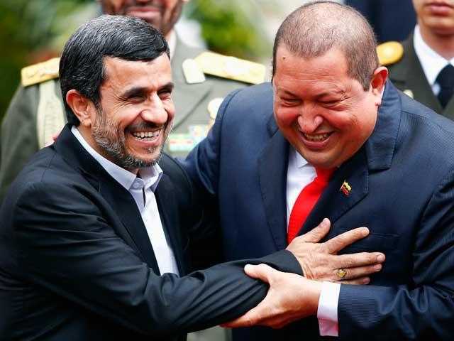 Chavez şi Ahmadinejad ironizează SUA