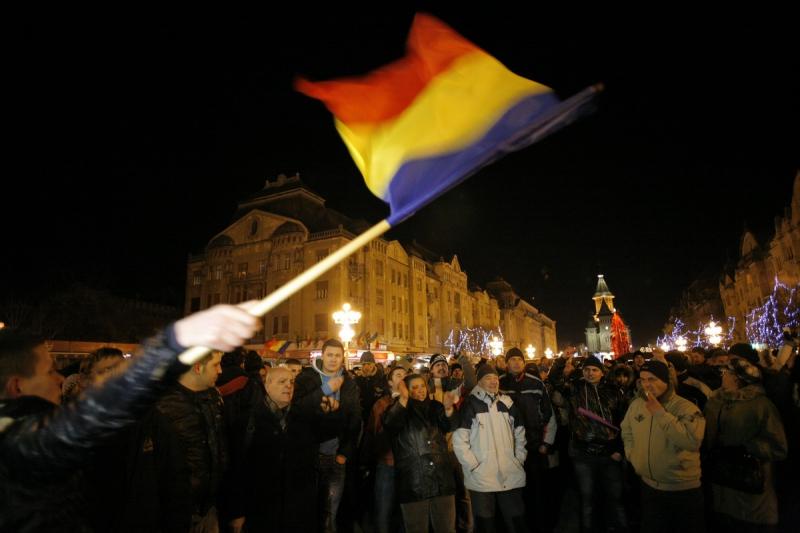 Protest in Piata Universitatii din Bucuresti. Imaginile zilei. 15 ianuarie 2012. 6308813