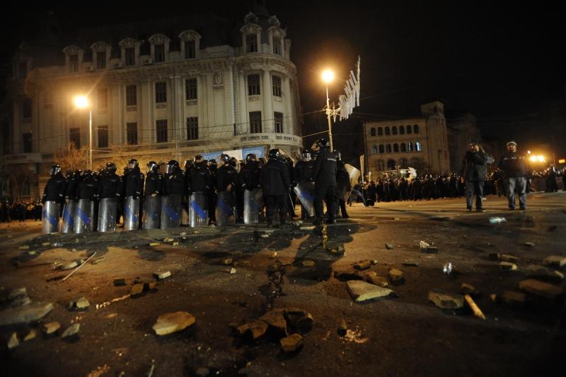 Protest in Piata Universitatii din Bucuresti. Imaginile zilei. 15 ianuarie 2012. 6308821