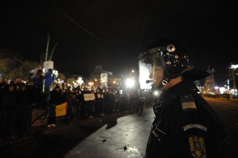 Protest in Piata Universitatii din Bucuresti. Imaginile zilei. 15 ianuarie 2012. 6308822