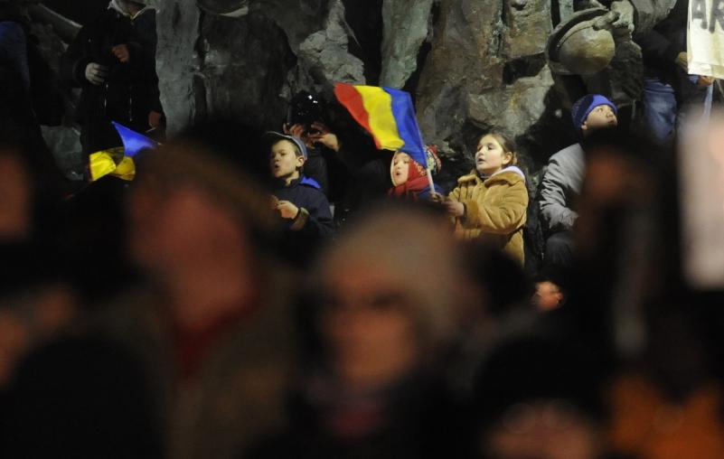 Protest in Piata Universitatii din Bucuresti. Imaginile zilei. 15 ianuarie 2012. 6308825