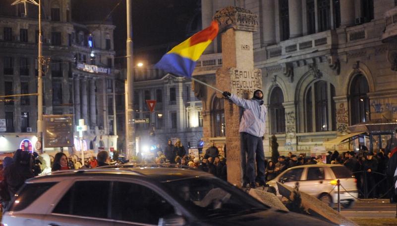 Protest in Piata Universitatii din Bucuresti. Imaginile zilei. 15 ianuarie 2012. 6308826