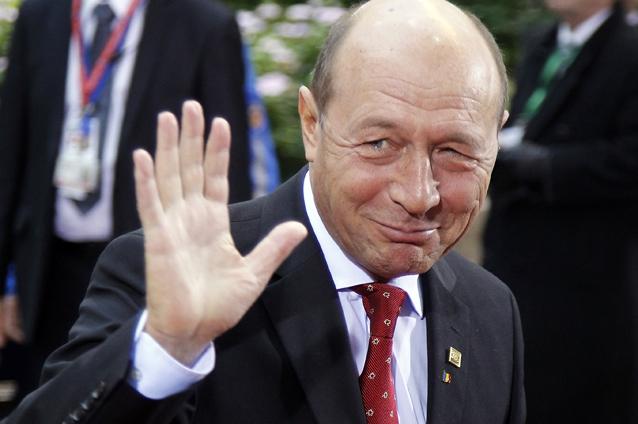 Băsescu e relaxat şi glumeţ. Vezi primul mesaj transmis indirect de preşedinte, după declanşarea protestelor