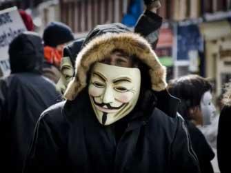 Gruparea Anonymous salută mişcarea de protest din România (VIDEO)